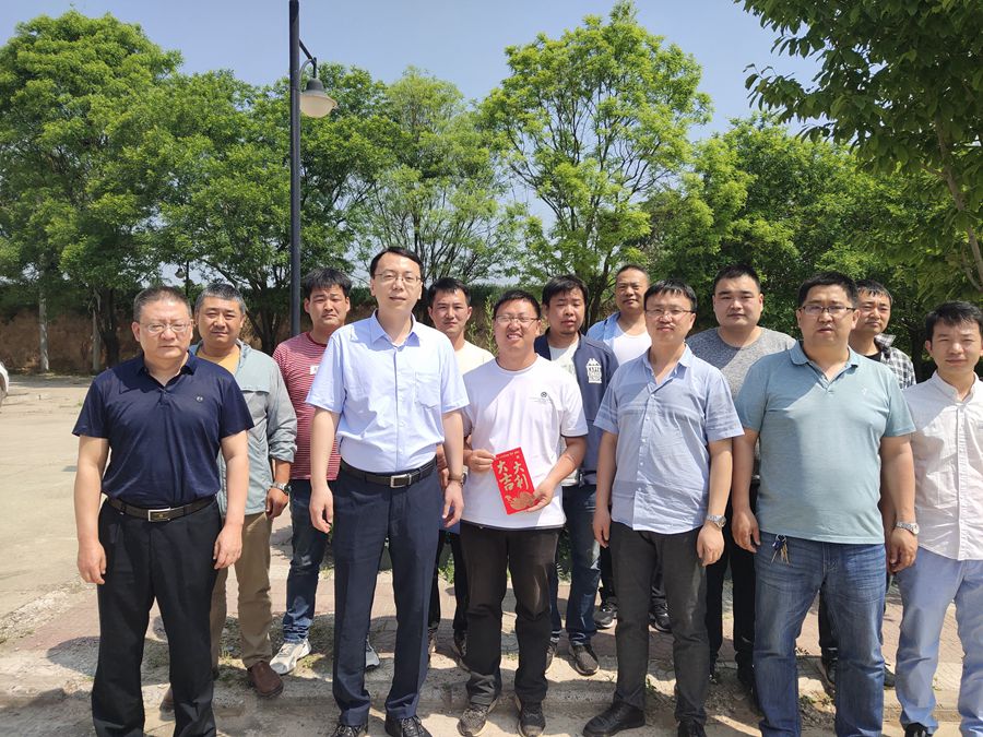 范樂偉深入彬州市野外一線進(jìn)行慰問檢查